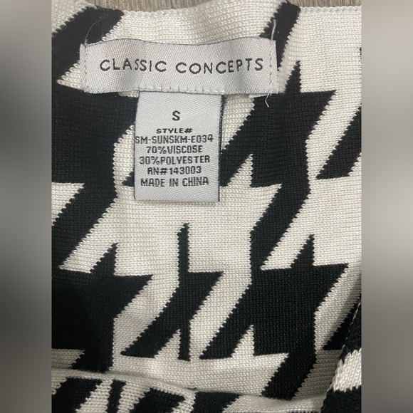 Classic Concepts black and white flare skirt - Picture 6 of 6